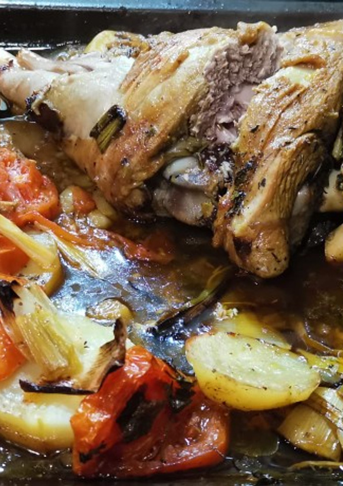 Una foto de Muslo de cordero al horno