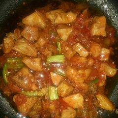 A picture of Chicken pan tikka cubes.