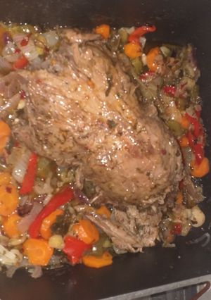 Una foto de Mulita y peludo con verduras a la Olla
