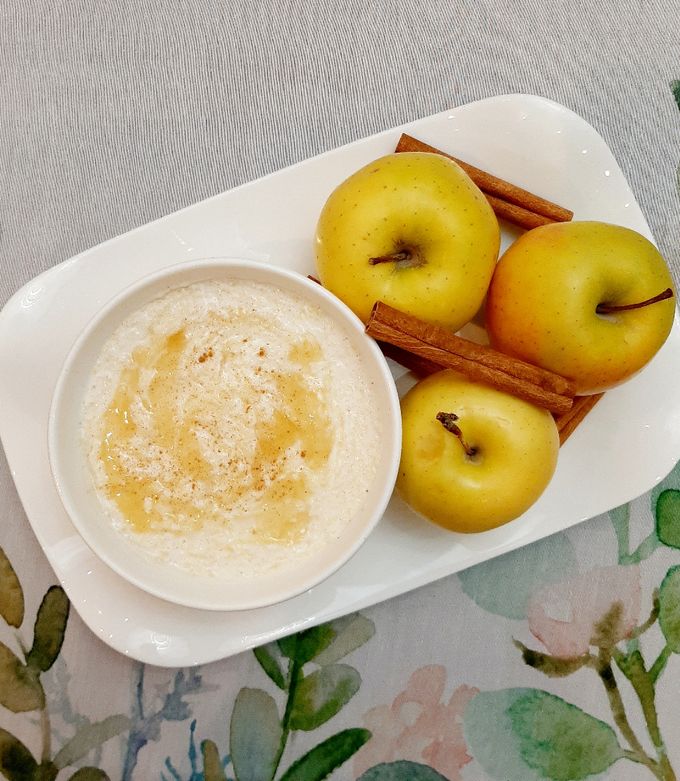 ماست کم‌چرب با سیب