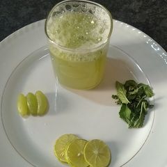 A picture of Grape mojito.