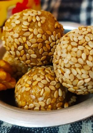 আখরোট ওটস লাড্ডু(akhrot oats ladoo recipe in Bengali) রেসিপির প্রধান ছবি