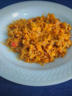डाळ कोबी भाजी (dal kobi bhaji recipe in marathi) रेसिपी चे मुख्य फोटो 
