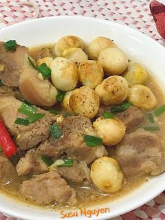 Hình của món Thịt kho trứng cút.
