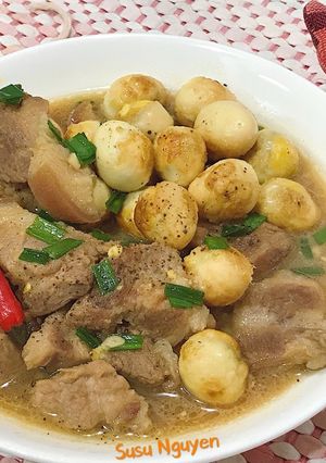 Hình của món Thịt kho trứng cút.