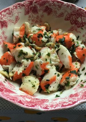 Una foto de Palitos de cangrejo al ajo y perejil (surimi)