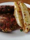 Papas rústicas y hamburguesas de jurel enlatado