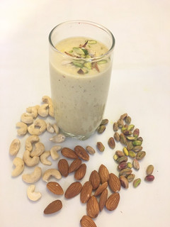 A picture of Dry fruit milk.