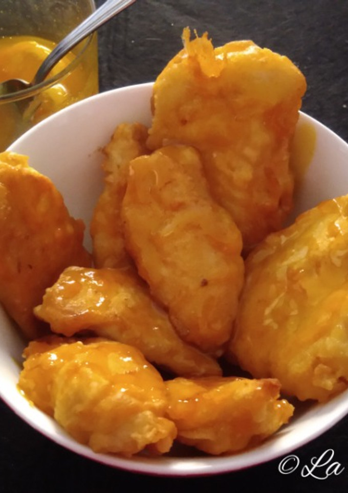 Una foto de Pollo en tempura con salsa agridulce