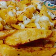 A picture of Cheese Fries.