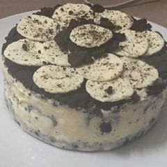 A picture of Oreo ice cream cake.