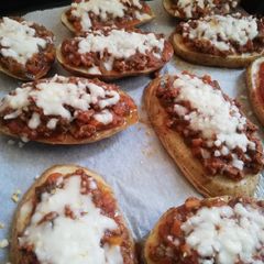 Cheesy bolognese potato A picture of Cheesy bolognese potato.