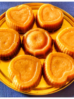 முட்டையில்லாத கோதுமை மாவு  கப் கேக்(eggless wheat cup cake recipe in tamil) செய்முறை முக்கிய புகைப்படம்