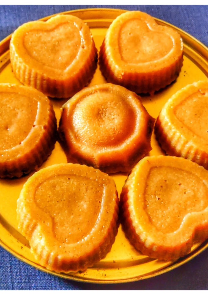 முட்டையில்லாத கோதுமை மாவு  கப் கேக்(eggless wheat cup cake recipe in tamil) செய்முறை முக்கிய புகைப்படம்