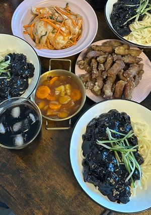 Hình của món Mì tương đen Hàn Quốc.