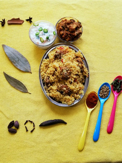 தலப்பாகட்டி ஸ்டைல் சிக்கன் பிரியாணி செய்முறை முக்கிய புகைப்படம்