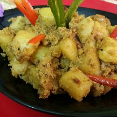 A picture of Aloo posto.
