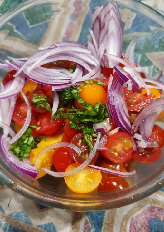 Una foto de Ensalada fresca y colorida