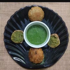 A picture of Lilva kachori.