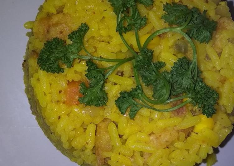 Recipe of Super Quick Homemade Savour Fried Rice with Fish