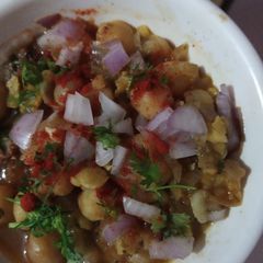 A picture of Aloo Tikki chaat.
