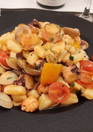 Una foto de Gnocchetti con frutos de mar (mariscos)