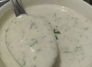Una foto de Salsa tártara liviana🥙🥯🍎