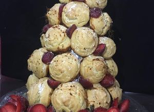 Una foto de Masa choux (croquembouche)