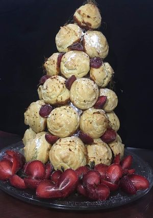Una foto de Masa choux (croquembouche)