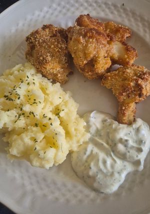 Rántott karfiol pürével es mártással recept fotója