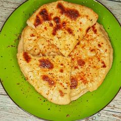A picture of Turkish bread.