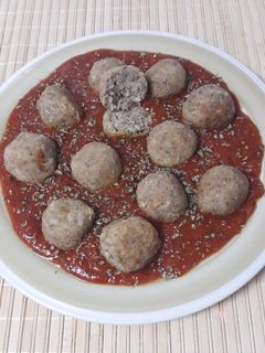 Una foto de Albóndigas de arroz y atún