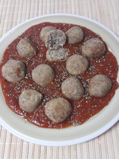 Una foto de Albóndigas de arroz y atún