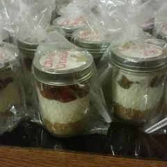 A picture of Mini cheesecakes .
