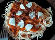 Zdjęcie: spaghetti z sosem pomidorowym