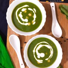 A picture of Spinach corn soup.