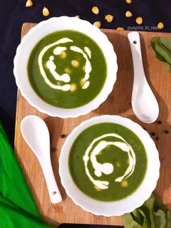 A picture of Spinach corn soup.