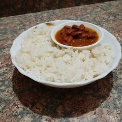 A picture of Rajma rice.