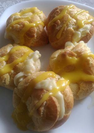 Una foto de Lionesas rellenas de crema de limón