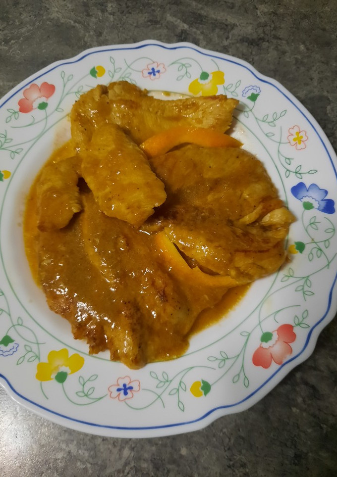 Una foto de Pechugas de pollo en salsa de naranja