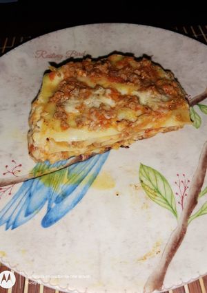Una foto de Lasaña de carne y verduras casera