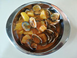 Patatas con almejas