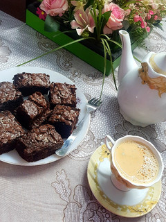 A picture of Walnut Mud Brownies.
