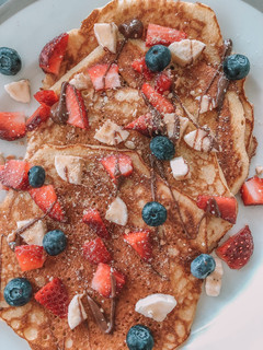 Φωτογραφία της συνταγής Pancakes με φρούτα & σοκολάτα