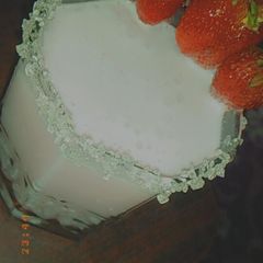 A picture of Strawberry shake.