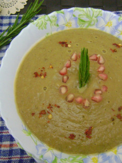 A picture of Avocado & Broccoli Soup.