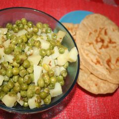 A picture of Matar aloo ki ghughri.