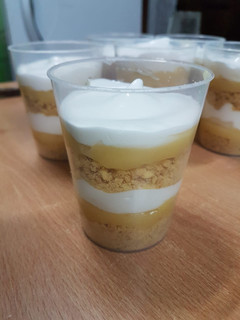 Una foto de Vasitos de lemon pie