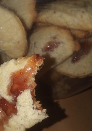 Una foto de Galletitas dulces "R.E"(Ricas y Económicas)