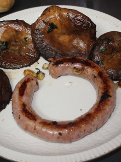 Una foto de Longaniza con robellones